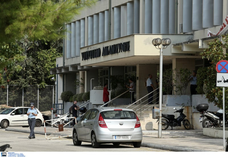 Bίντεο από την εισβολή του Ρουβίκωνα στο υπ. Δικαιοσύνης – Εφτασαν στο γραφείο του Κοντονή